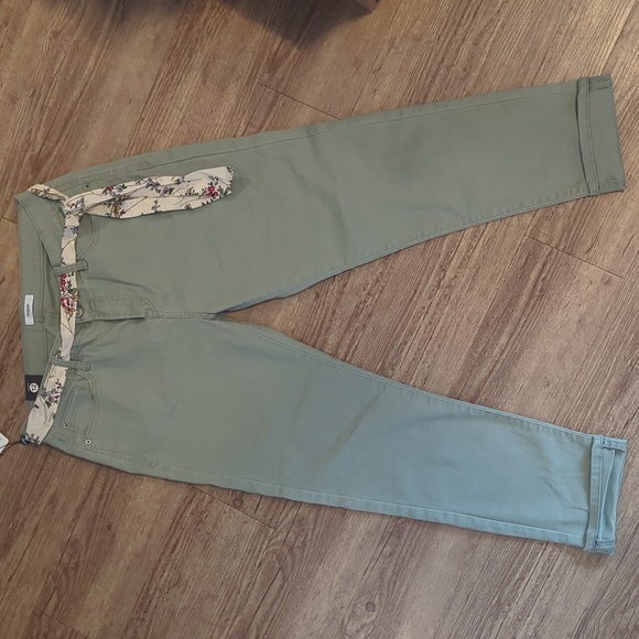 Kensie Jeans - Capris with Tie Belt - Picture 3 of 5